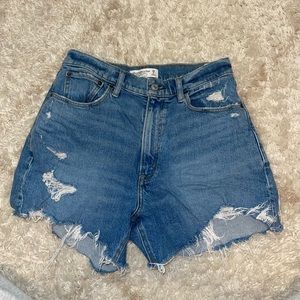 Abercrombie & Fitch The 4” Mom Short High Rise